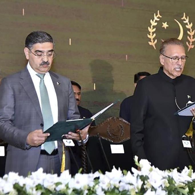 Pakistani premier claims US military equipment left behind in Afghanistan is now in militant hands